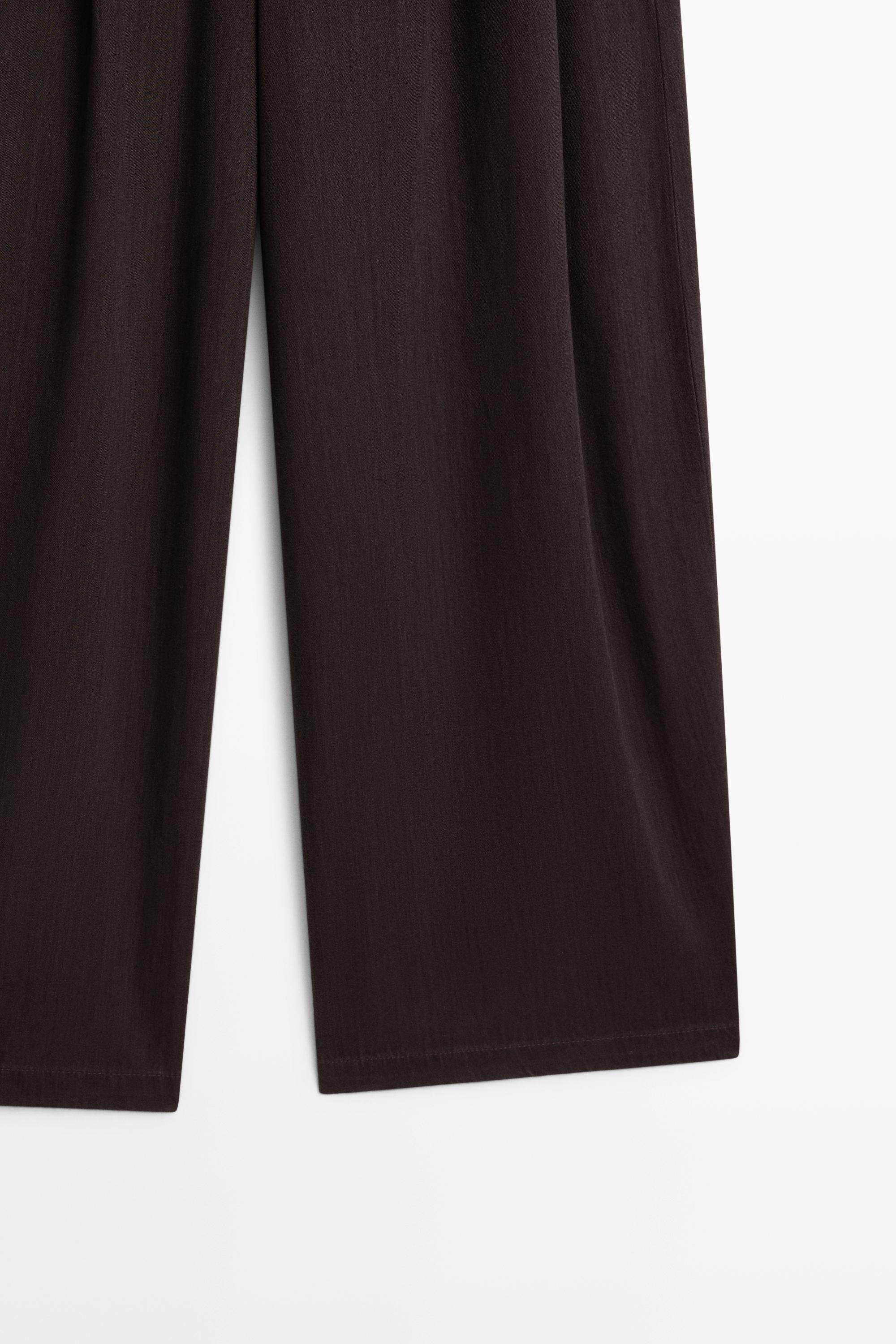 Pleated barrel fit jeans